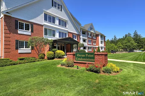180 Melba St #214, Milford, CT 06460