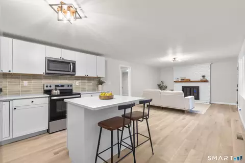 Kitchen - 94 Moosup Trl, Monroe, CT 06468 photo 5 of 5