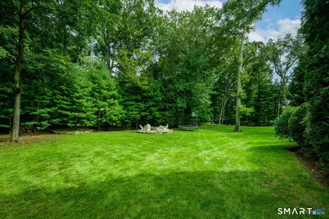 Exterior - 30 Birch Rd, Darien, CT 06820 photo 4 of 7