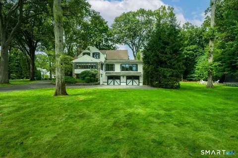Exterior - 30 Birch Rd, Darien, CT 06820 photo 6 of 7