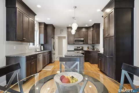 Kitchen - 23 Salmon Run, East Hampton, CT 06424 photo 3 of 4