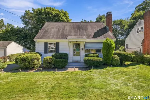 15 Chamberlin Dr, West Hartford, CT 06107