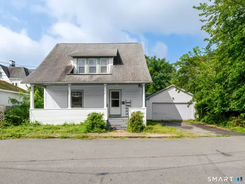6 Francis Pl, Norwich, CT 06360