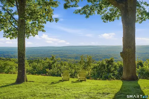 55 Montevideo Rd, Avon, CT 06001