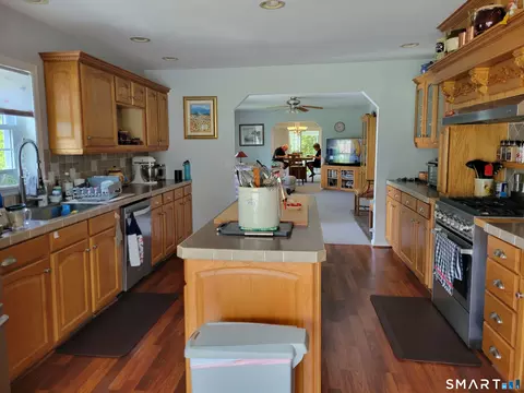 Kitchen - 28 Cliff Rd, Ledyard, CT 06339 photo 2 of 4