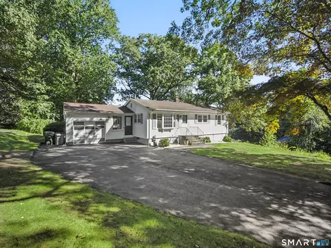29 Bungay Ter, Seymour, CT 06483