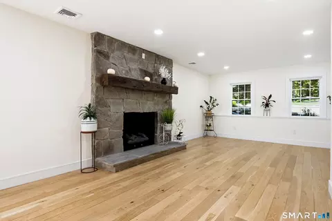 Living - 9 Bradley Ln, Sandy Hook, CT 06482 photo 1 of 2