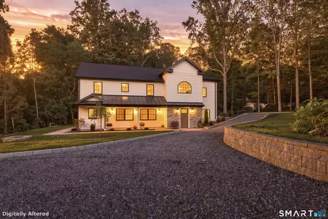 Exterior - 9 Bradley Ln, Sandy Hook, CT 06482 photo 3 of 10