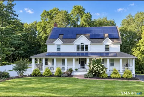 6 Overlook Dr, Old Saybrook, CT 06475