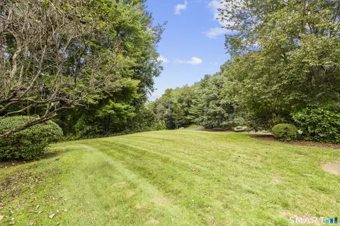 Exterior - 10 Edgehill Cir #10, Monroe, CT 06468 photo 7 of 7