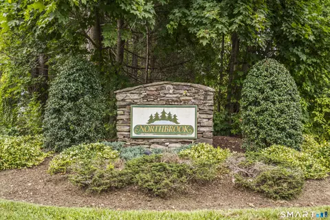 View/Area - 10 Edgehill Cir #10, Monroe, CT 06468 photo 4 of 4
