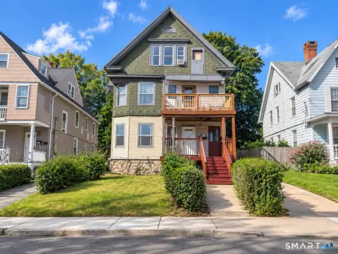 209 Cooke St, Waterbury, CT 06710