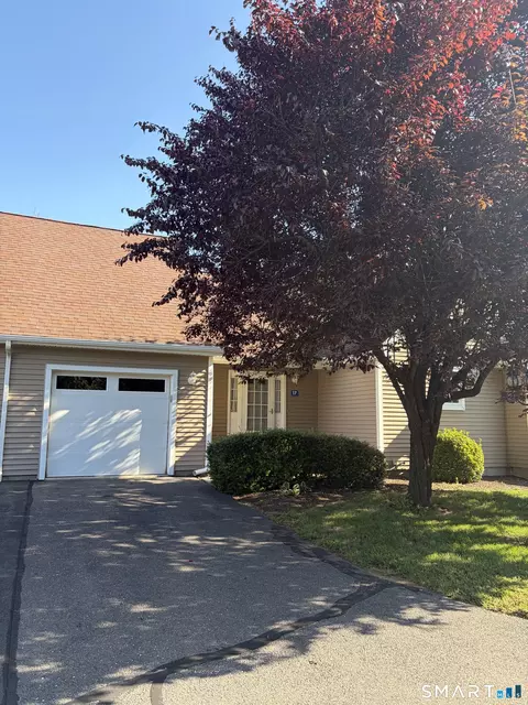 17 Vincent Ct #17, East Hartford, CT 06108