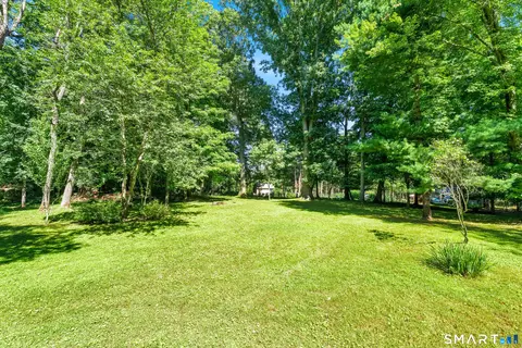 Exterior - 21 Perkins Dr, Wallingford, CT 06492 photo 6 of 8