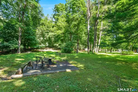 Exterior - 21 Perkins Dr, Wallingford, CT 06492 photo 5 of 8