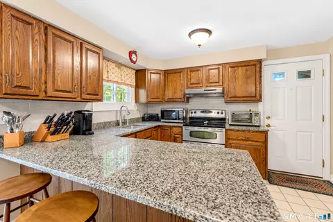 Kitchen - 21 Perkins Dr, Wallingford, CT 06492 photo 1 of 5