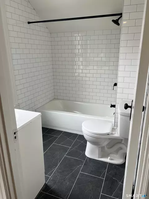 85 Brookline Ave, Bloomfield, CT 06002 photo 5