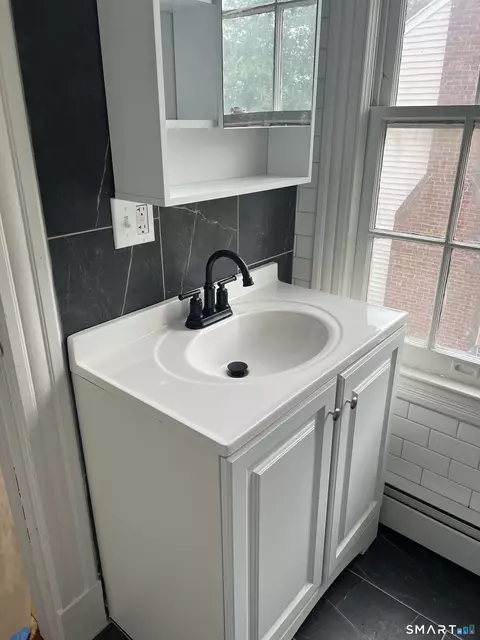 85 Brookline Ave, Bloomfield, CT 06002 photo 9