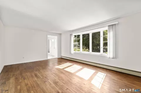 Living - 241 Argyle Rd, Orange, CT 06477 photo 5 of 6