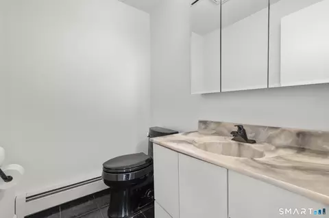 Bath - 241 Argyle Rd, Orange, CT 06477 photo 1 of 3