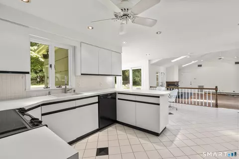Kitchen - 241 Argyle Rd, Orange, CT 06477 photo 4 of 4