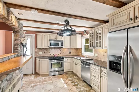 64 Davenport Rd, West Hartford, CT 06110
