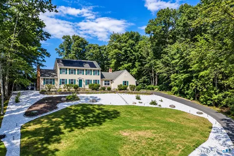 10 Wexford Ln, Cromwell, CT 06416