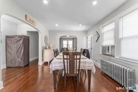 Entry Way - 218 Circular Ave, Hamden, CT 06514 photo 3 of 4