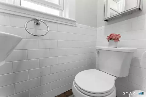 Bath - 218 Circular Ave, Hamden, CT 06514 photo 2 of 3