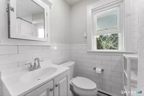 Bath - 218 Circular Ave, Hamden, CT 06514 photo 1 of 3