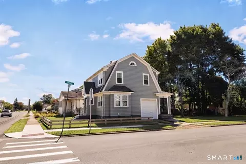 Exterior - 218 Circular Ave, Hamden, CT 06514 photo 3 of 6