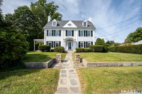 39 Glenwood Ave, New London, CT 06320