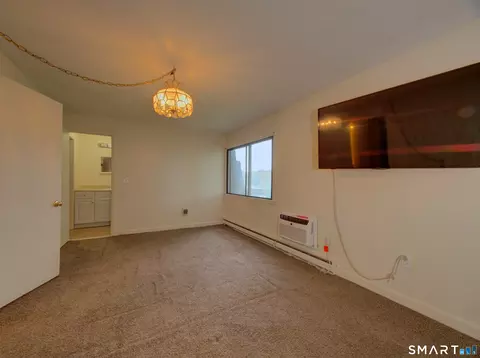 Bedroom - 56 Suffield Meadow Dr #56, Suffield, CT 06078 photo 2 of 9