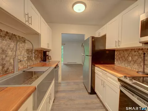 Kitchen - 56 Suffield Meadow Dr #56, Suffield, CT 06078 photo 1 of 3