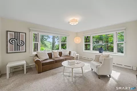 Living - 31 Splitrock Rd, Norwalk, CT 06854 photo 3 of 3