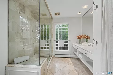 Bath - 31 Splitrock Rd, Norwalk, CT 06854 photo 1 of 4