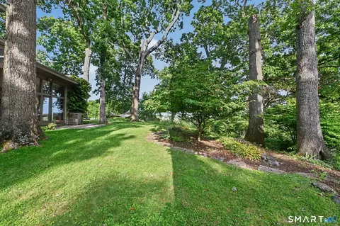 Exterior - 31 Splitrock Rd, Norwalk, CT 06854 photo 10 of 10