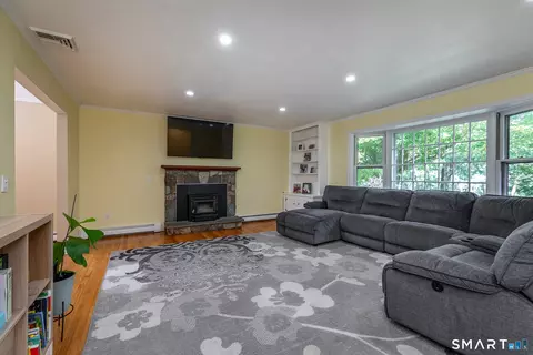 Living - 83 Sherman Tpke, Redding, CT 06896 photo 2 of 3
