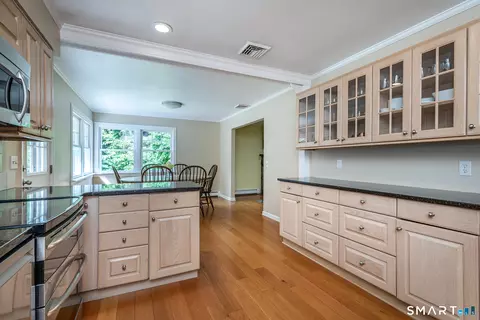 Kitchen - 83 Sherman Tpke, Redding, CT 06896 photo 4 of 4
