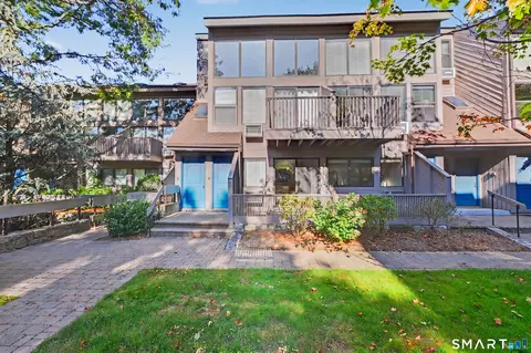 1465 E Putnam Ave #510, Greenwich, CT 06870