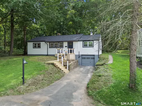 Exterior - 2 Ono Dr, Wallingford, CT 06492 photo 4 of 8