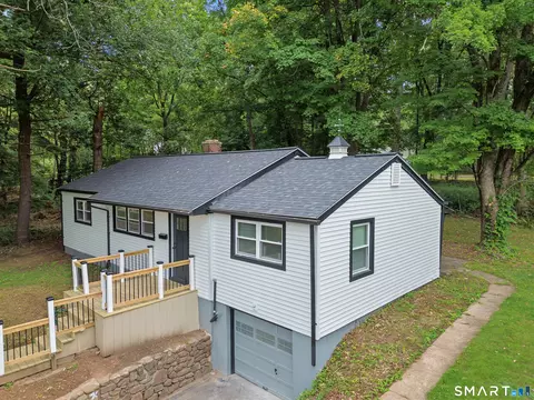 Exterior - 2 Ono Dr, Wallingford, CT 06492 photo 3 of 8