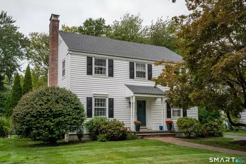 373 Auburn Rd, West Hartford, CT 06119