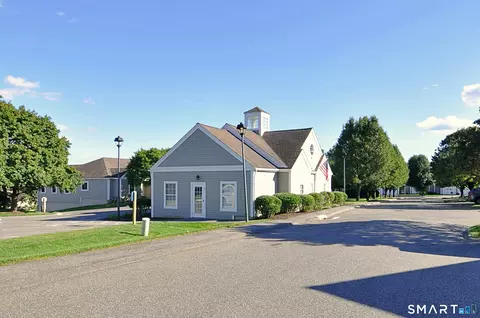 Exterior - 44 Elizabeth Cir #44, Sandy Hook, CT 06482 photo 4 of 5