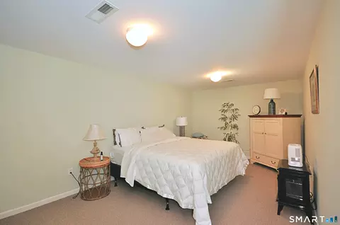 Bedroom - 44 Elizabeth Cir #44, Sandy Hook, CT 06482 photo 4 of 4