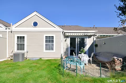 Exterior - 44 Elizabeth Cir #44, Sandy Hook, CT 06482 photo 5 of 5