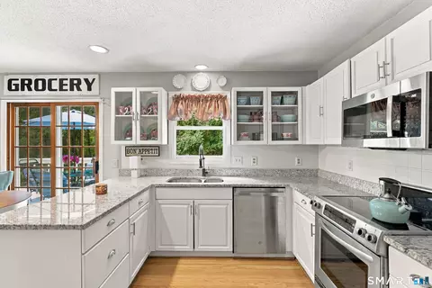 Kitchen - 73 Long Hill Rd, Deep River, CT 06417 photo 2 of 3