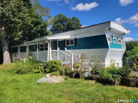 39 D St, Groton, CT 06340