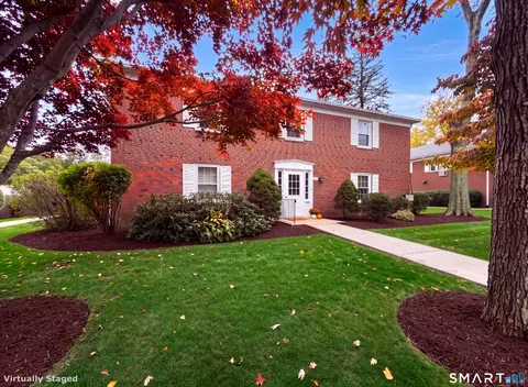 117 Shadow Ln #B7, West Hartford, CT 06110