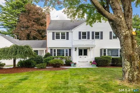 36 Lakeview Dr, West Hartford, CT 06117